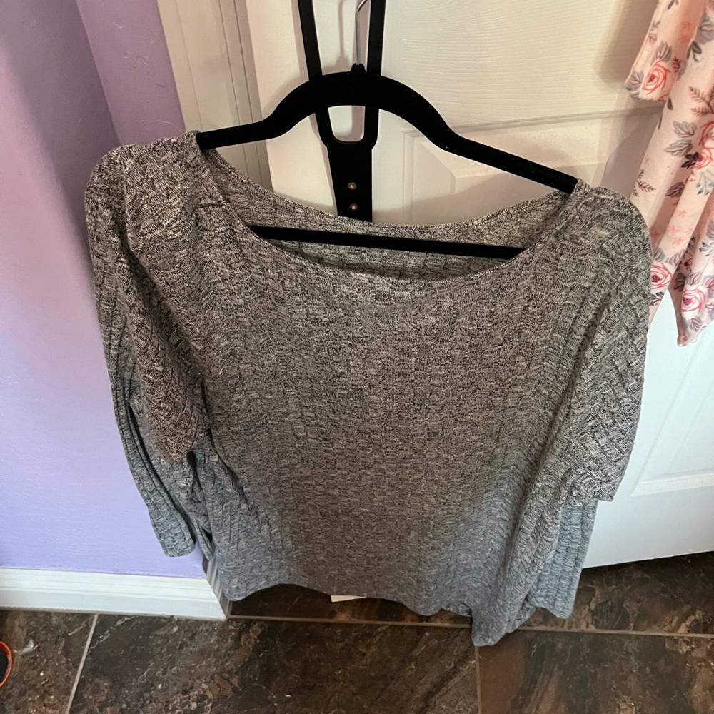 Gent used Womens long sleeve shirt